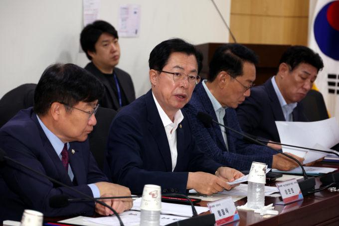 이만희 국민의힘 재난안전특위 위원장이 12일 오전 서울 여의도 국회 의원회관 간담회의장에서 열린 '여름철 재난대응 및 북한 오물풍선 피해지원 당정회의에서 발언을 하고 있다./사진제공=뉴시스