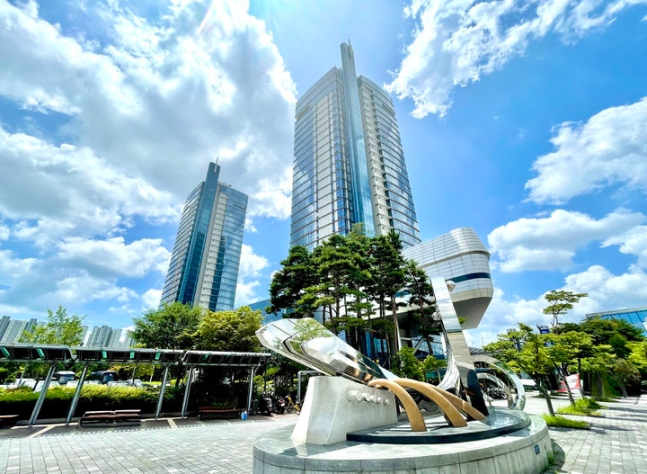 9일 오전 코레일 직원 2명이 작업 도중 사망하는 사고가 발생했다. 사진은 대전역 코레일 전경. /사진=코레일 제공