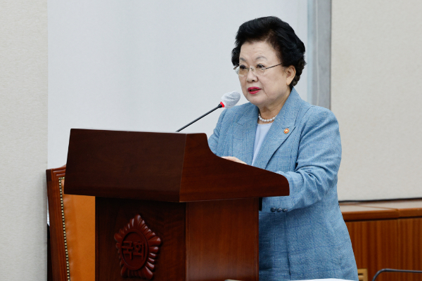 9일 국가교육위원회는 제 33차 회의에서 자율형 사립고, 특수 목적 고등학교의 폐지 철회와 중학교 체육활동 강화를 위한 국가 교육과정 개정안을 심의한다. 사진은 12일 오전 이배용 국가교육위원회 위원장이 서울 여의도 국회에서 열린 교육위원회 전체회의에 출석해 업무보고를 하고 있는 모습./사진=뉴스1
