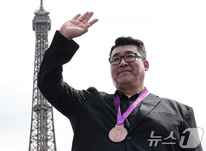 [사진] 12년 늦은 동메달 받은 전상균