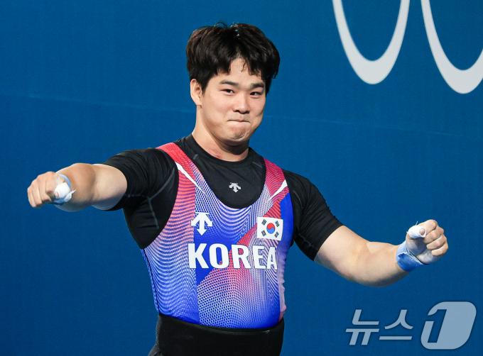 [사진] 유동주 '용상 1차시기 성공'