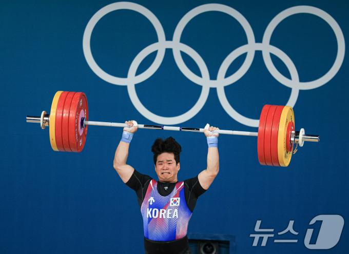 [사진] 211kg 들어올리지 못하는 유동주