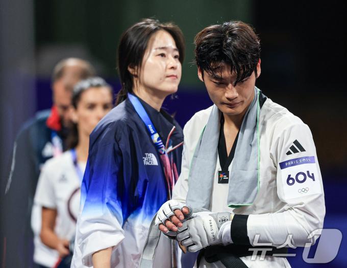[사진] 경기장 나서는 서건우