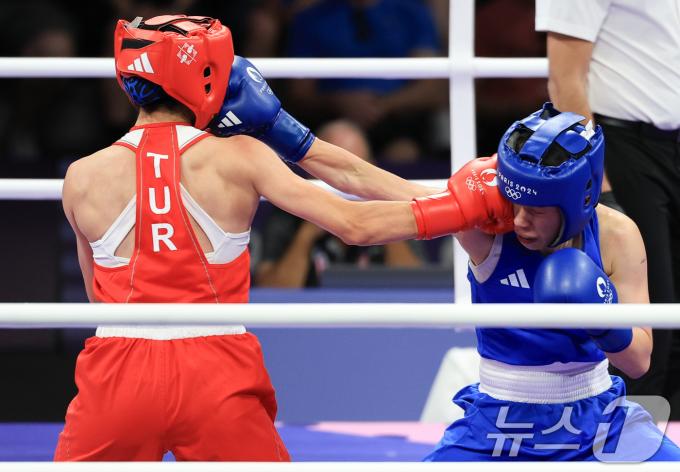 2024 파리 올림픽 여자 54kg급 준결승을 치르고 있는 임애지(오른쪽). 2024.8.4/뉴스1 ⓒ News1 박정호 기자