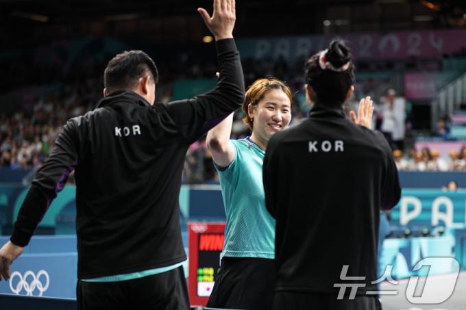 [사진] 승리의 기뿜 누리는 이은혜