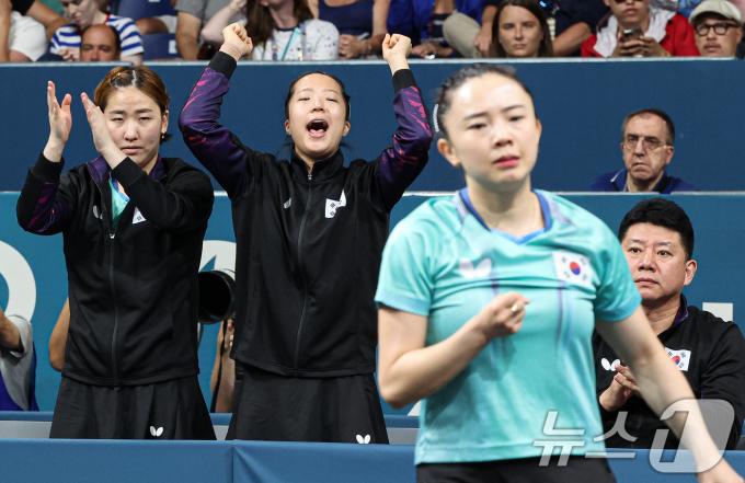 [사진] 신유빈·이은혜 '언니만 믿어!'