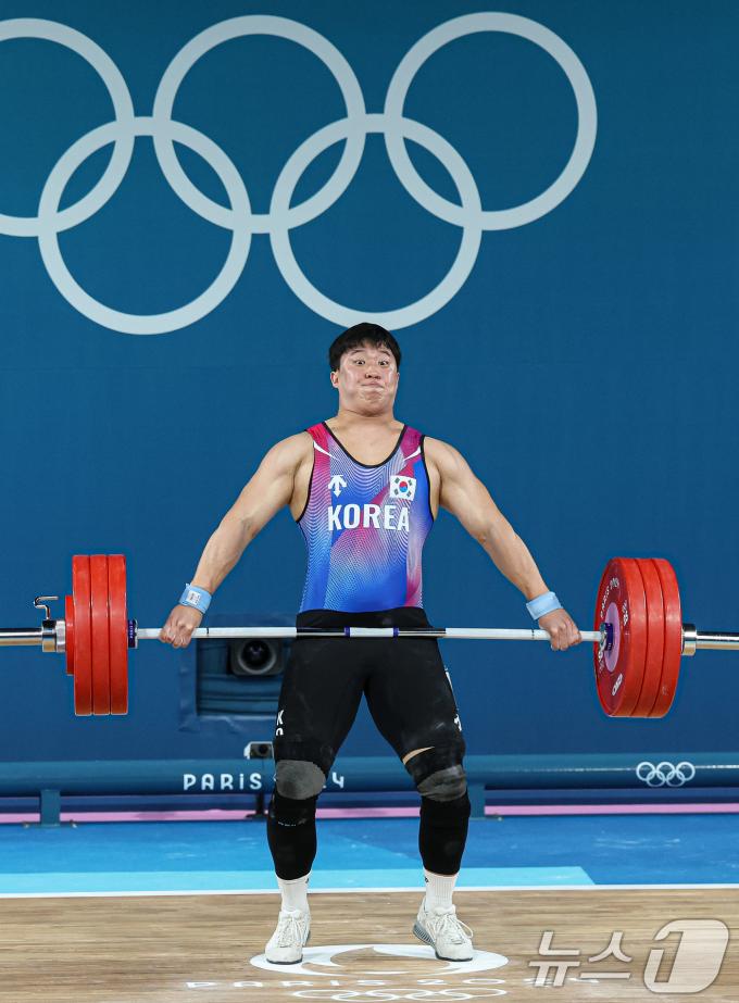 [사진] 3차시기 도전하는 장연학