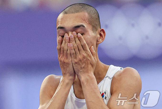 [사진] 우상혁 2.31m 3차시기 실패'