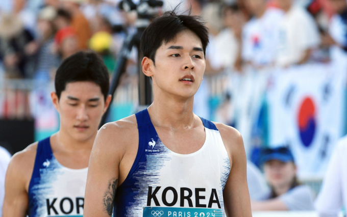 전웅태와 서창완이 2024 파리올림픽 근대5종에서 각각 6위와 7위를 차지하며 메달권 진입에 실패했다. 사진은 경기 후 아쉬운 표정의 전웅태(오른쪽)와 서창완. /사진=뉴시스 