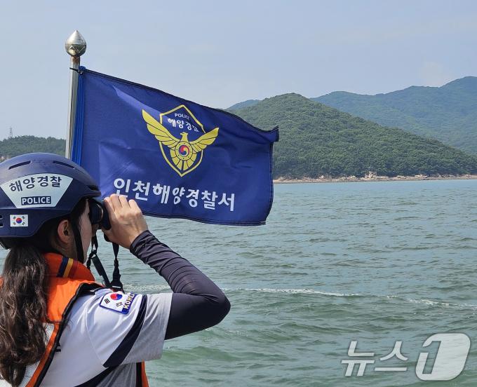 [사진] 바다에 빠진 중학생 1명 실종…해경 수색중