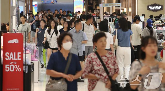 [뉴스1 PICK]휴일 '푹푹 찌는 찜통더위' 기승… 다음 주도 당분간 '폭염' 지속 