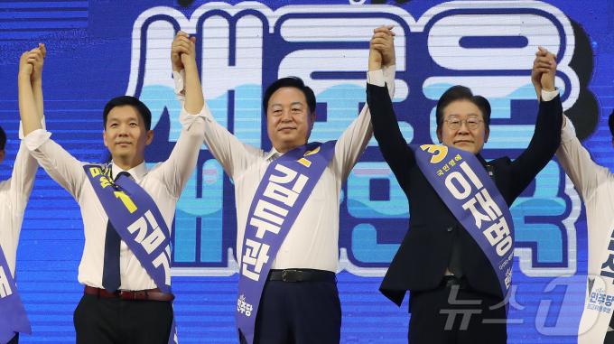 [사진] 지지 호소하는 더불어민주당 당대표 후보들