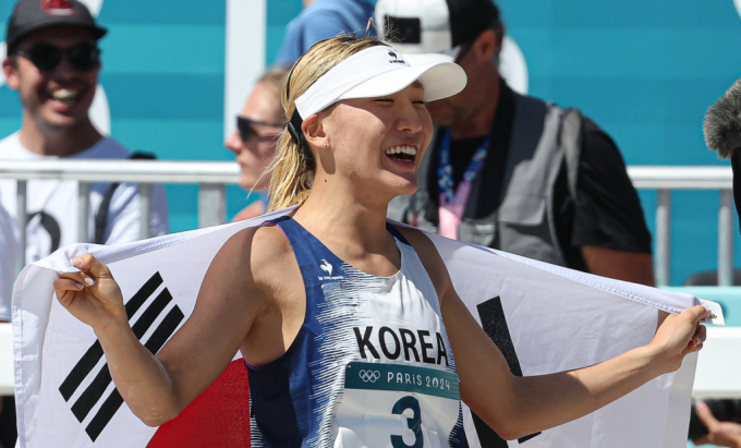 성승민이 2024 파리올림픽 근대5종 여자부에서 동메달을 획득했다. 사진은 동메달이 확정된 이후 환호하는 성승민. /사진=뉴스1 