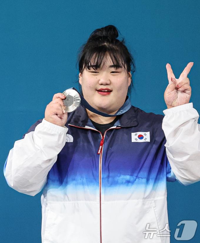 [사진] 은메달 손에 든 박혜정