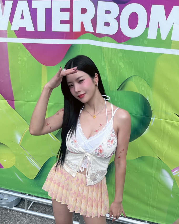 사진=권은비 인스타그램