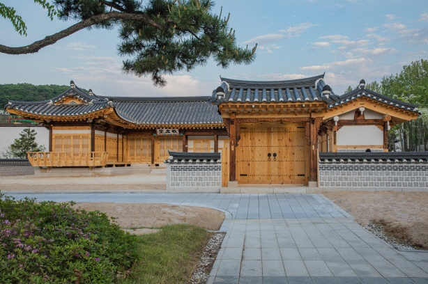 파주 통일동산 관광특구 내 '전통건축부재 보존센터' 모습. /사진제공=파주시