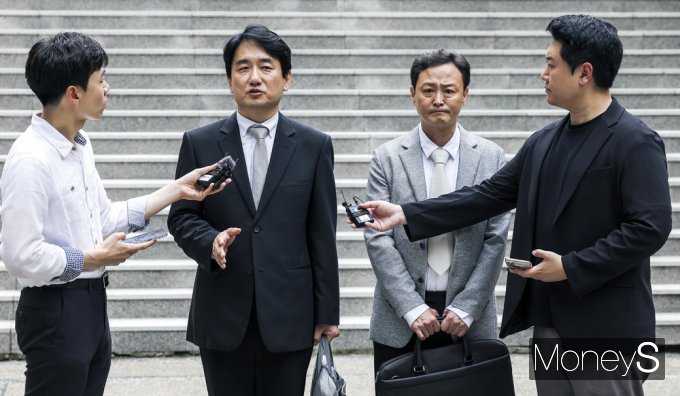 [머니S포토] 티몬·위메프 회생절차 협의회, 질문에 답하는 류화현·류광진