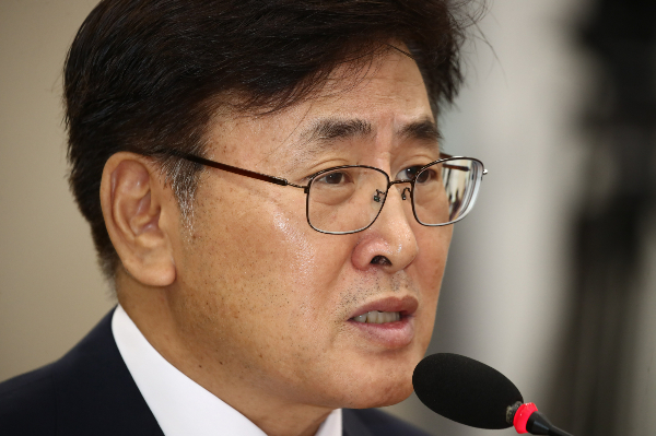윤석열 대통령이 유상임 과학기술정보통신부 장관 후보자에 대한 인사청문 경과보고서를 오는 15일까지 재송부할 것을 요청했다. 사진은 지난 8일 오전 서울 여의도 국회 과학기술정보방송통신위원회 전체회의장에서 열린 인사청문회에 참석한 유 장관 후보자. /사진=뉴스1