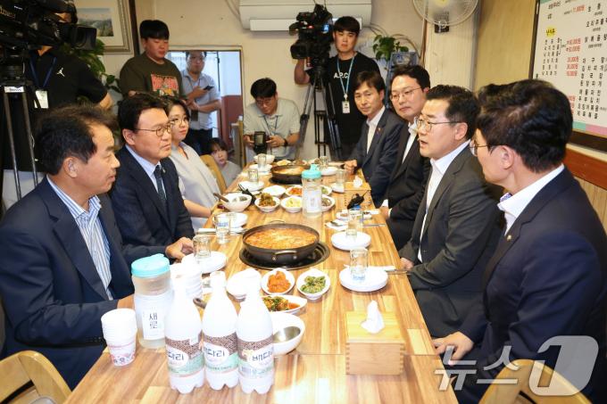 [사진] 야6당 원내대표, '거부권' 공동 대응 방안 논의