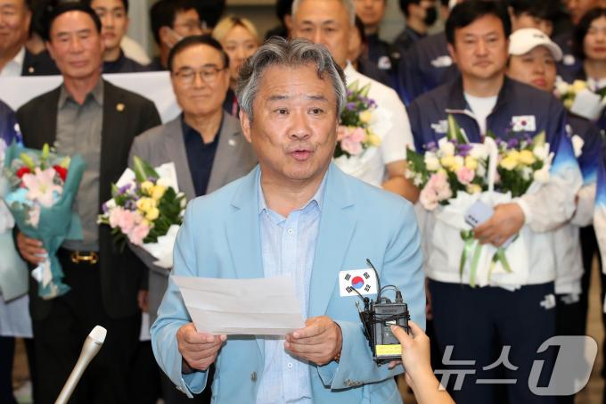 [사진] 올림픽 기간 불거진 배드민턴 협회 논란 '이기흥 대한체육회장 입장은?'