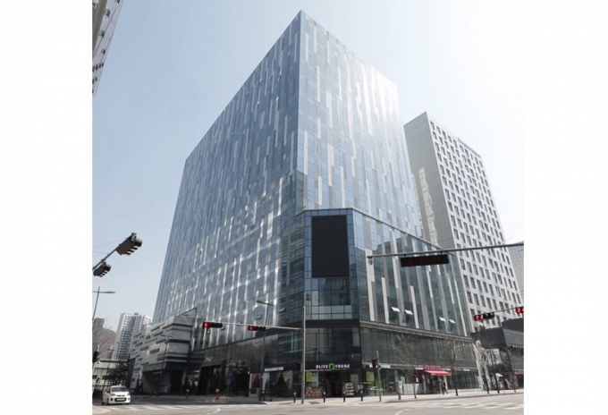 공정거래위원회가 '독점규제 및 공정거래에 관한 법률'(공정거래법) 위반으로 CJ프레시웨이와 프레시원에 시정명령과 과징금 총 245억원을 부과했다. 사진은 CJ프레시원 상암 본사 사옥. /사진=CJ프레시웨이