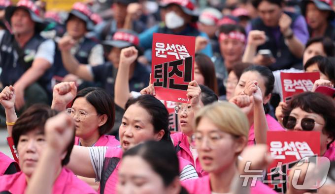 [사진] '윤석열 퇴진' 외치는 민주노총