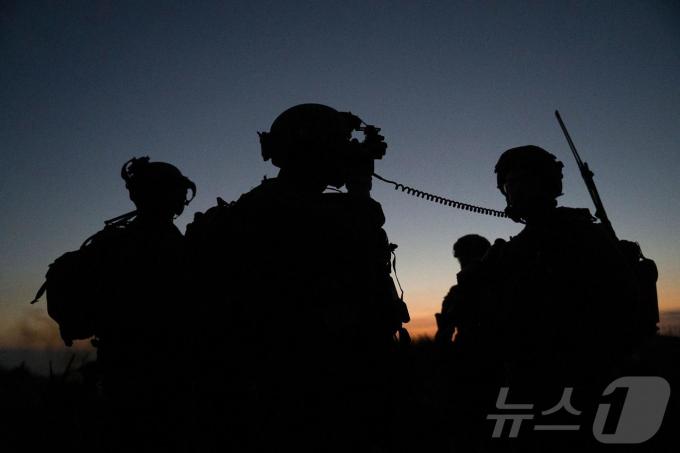 [사진] [포토]가자에서 야간 작전중인 이스라엘 병사들