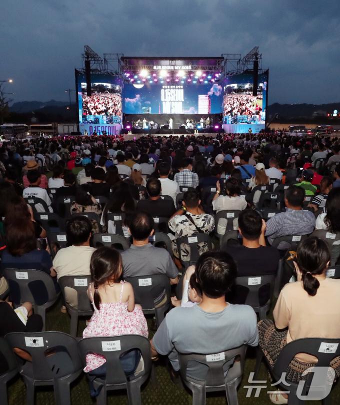 [사진] '열대야 안녕' 여름밤 야외 공연