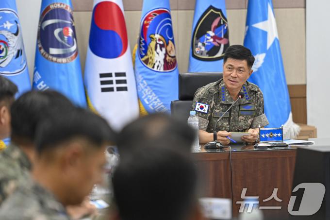 [사진] 대비태세 보고 받는 이영수 공군참모총장