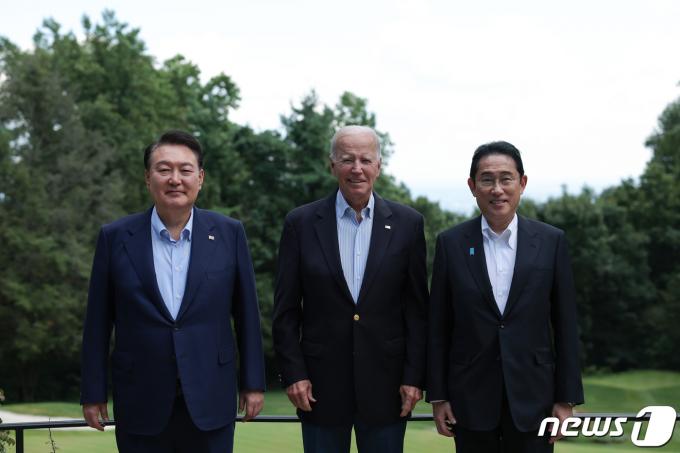 윤석열 대통령과 조 바이든 미국 대통령, 기시다 후미오 일본 총리.(대통령실 제공)