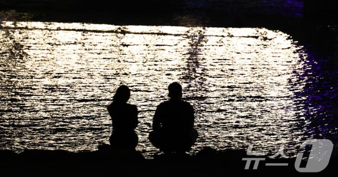 [사진] '한여름밤의 꿀'