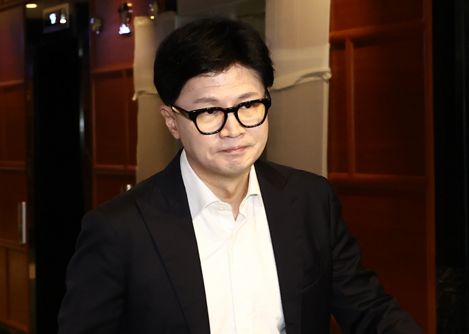 한동훈 국민의힘 대표가 제3자 추천 채상병 특검법과 관련해 제보 공작 의혹 수사 대상 포함 시 필요 절차를 진행하겠다고 전했다. 사진은 한 대표가 지난 12일 서울 여의도 한 식당에서 4선 중진의원들과의 오찬에 참석하는 모습. /사진=뉴스1