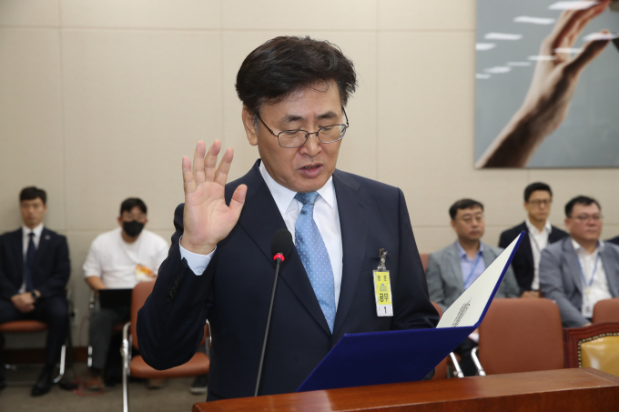 윤석열 대통령이 유상임 과학기술정보통신부 장관을 청문보고서 없이 임명했다. 사진은 지난 8일 국회에서 열린 인사청문회에 참석한 유상임 과학기술정보통신부 장관. /사진=뉴스1 