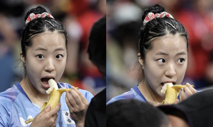 이번 파리올림픽에서 '먹방요정'으로 화제가 된 탁구선수 신유빈이 빙그레 바나나맛우유 모델로 발탁되면서 광고 모델료 중 1억원을 한국초등학교탁구연맹에 기부했다. 신유빈이 지난 2일 오후(한국시간) 프랑스 파리 사우스 파리 아레나 4에서 열린 2024 파리올림픽 탁구 여자 단식 준결승 중국 첸멍 선수와의 경기에 앞서 바나나를 먹고 있다. /사진=뉴스1