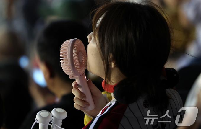 [사진] 잠시 열 식히고