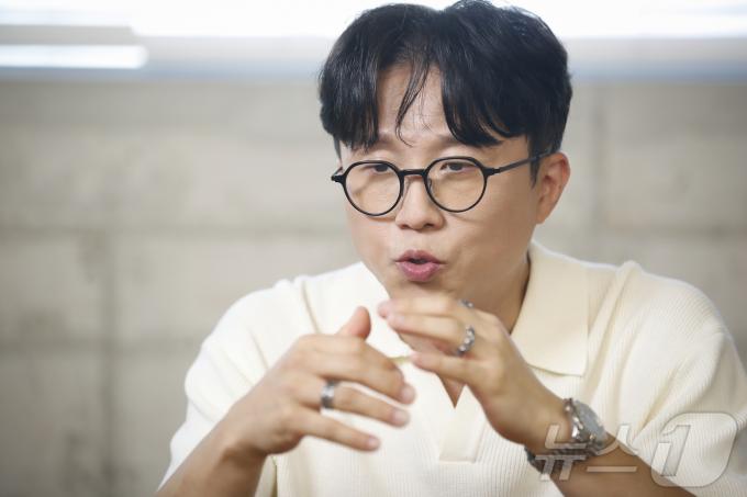 [사진] 인터뷰 하는 박성광