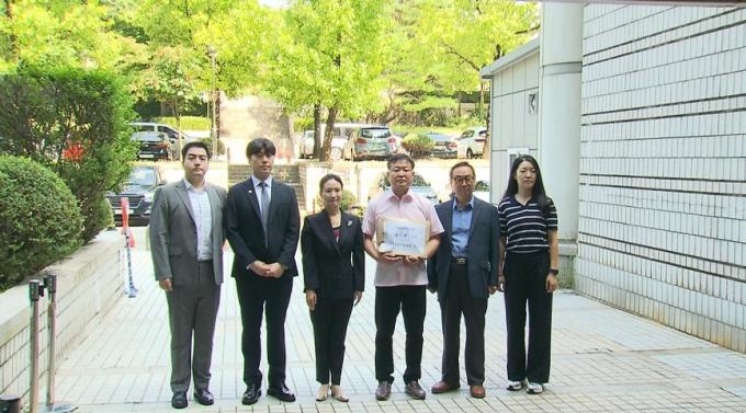 경찰직장협의회(경찰직협)는 지난 16일 정부(법무부 장관)를 상대로 낸 시간 외 근무수당 등 미지급 수당에 대한 소송을 서울중앙지법에 제기했다.
