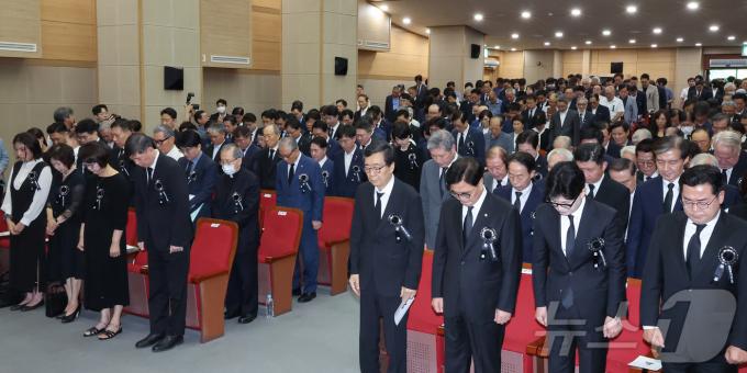 [사진] '김대중 전 대툥령 서거 15주기 추도식'