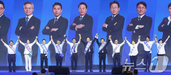 [사진] '당원들 앞에 선 대표 및 최고위원 후보들'