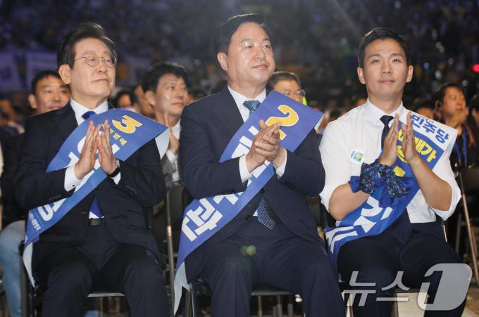 [사진] 나란히 앉은 민주당 대표 후보들
