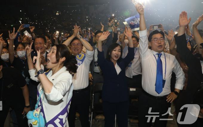 [사진] 민주당 전당대회, 당원들의 축제