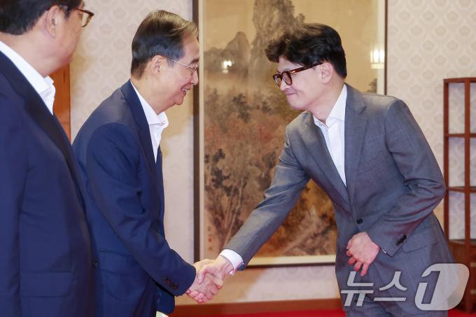 [사진] 첫 고위당정 참석한 한동훈