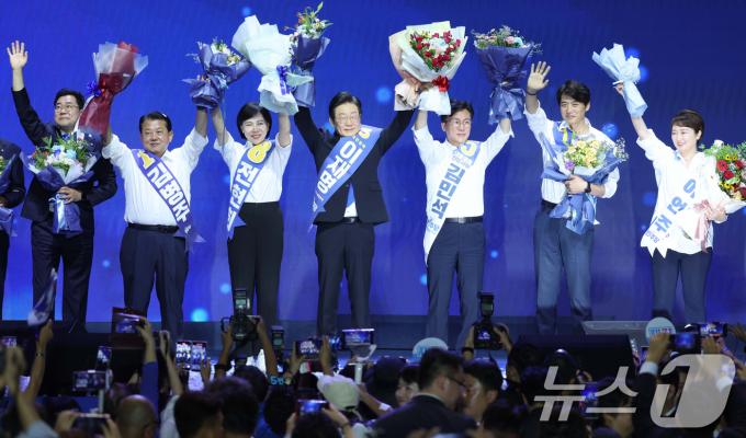 [사진] 민주당 새 지도부 출범