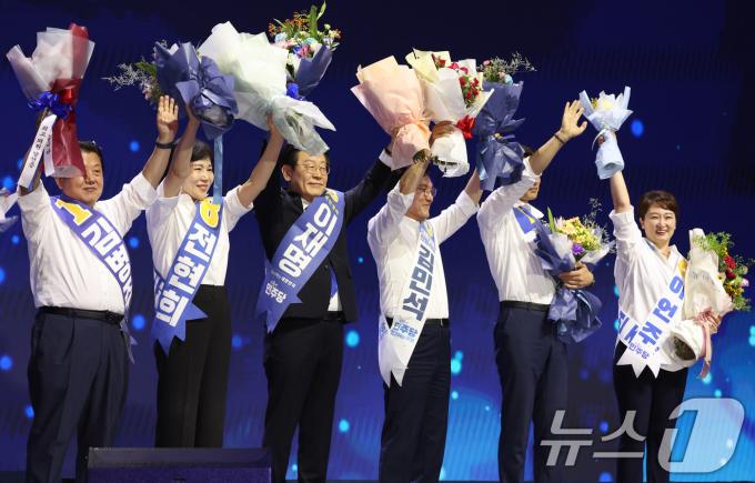 [사진] 민주당 새 지도부