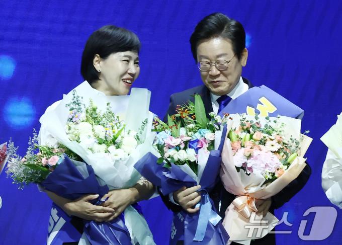 [사진] 화기애애한 이재명·전현희