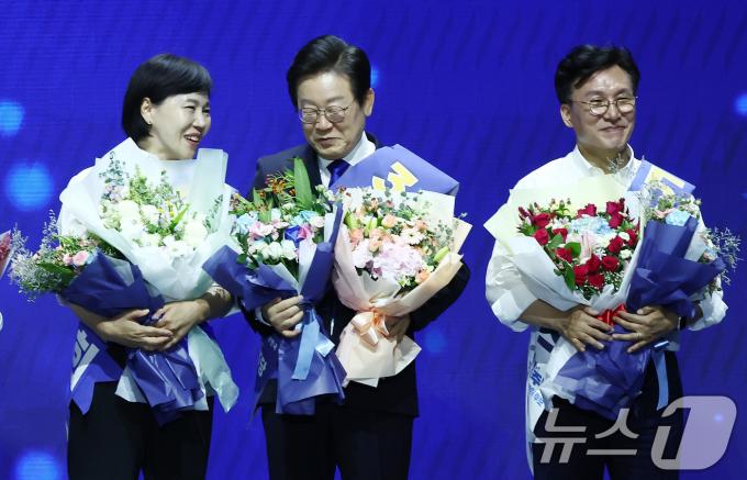 [사진] 화기애애한 이재명·전현희