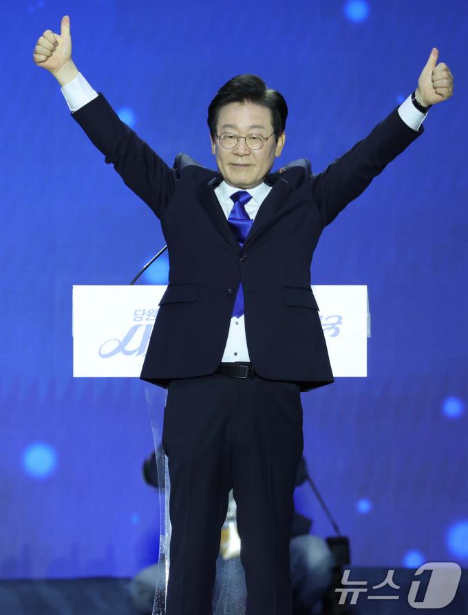 [사진] 이재명 '압승'
