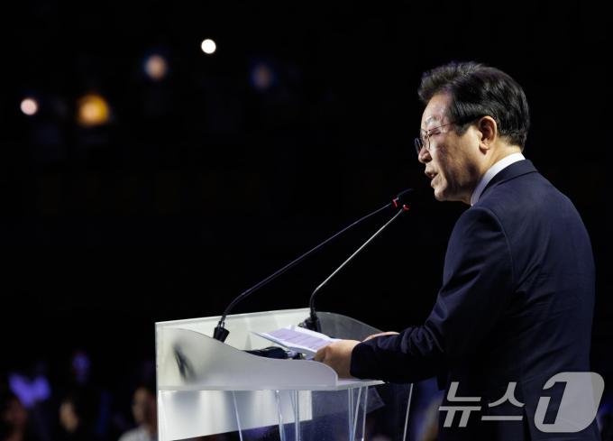 [사진] 수락연설하는 이재명 대표