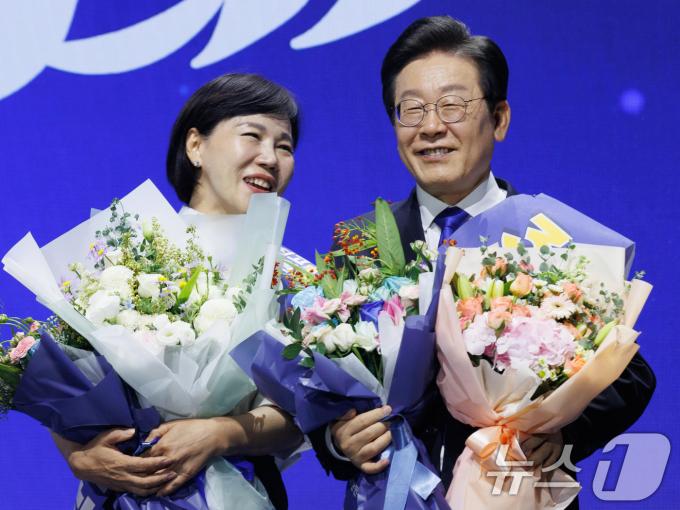 [사진] 대화하는 이재명 대표와 전현희 최고위원