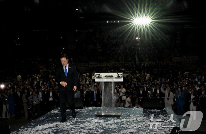 [사진] 수락연설 마친 이재명 대표